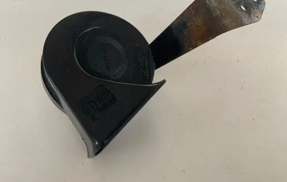 Audi A6 S6 C5 4B Horn signal 4B0951223A 4B0951229E 8N0951223