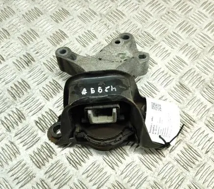 Nissan Qashqai Engine mount bracket 112846249R