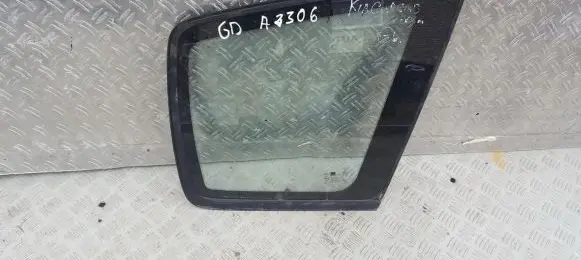 KIA Carens I Rear side window