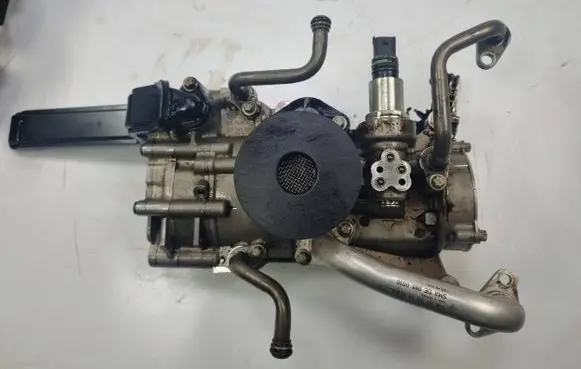Porsche Panamera (970) Oil pump 9481070137300