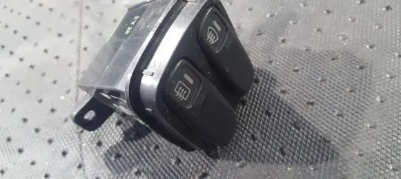 Mazda Xedos 6 Windscreen/window heater switch