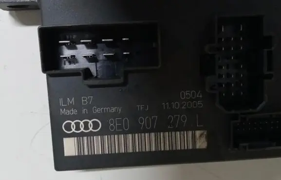 Audi A4 S4 B7 8E 8H Comfort/convenience module 8E0907279