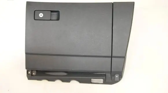 Glove box
