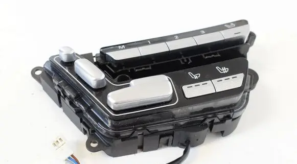 Volkswagen Golf VII Seat control module A2218709258