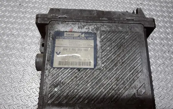 Renault Scenic I Engine control unit/module 7700868189 R04080005F
