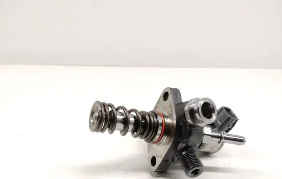 Volvo V60 Fuel injection high pressure pump 31669129