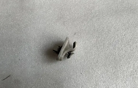 Suzuki Alto Sun visor clip/hook/bracket 