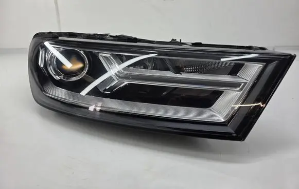 Audi Q7 4M Headlight/headlamp 4M0941006A