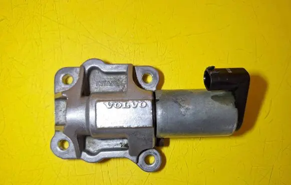 Volvo S80 Camshaft vanos timing valve 8670421