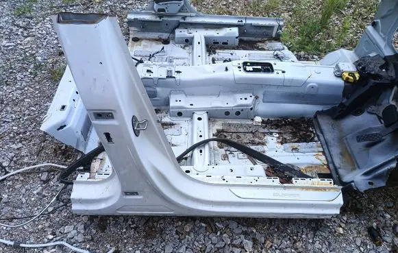 Cupra Formentor Pillar (middle) 