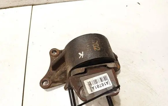 Engine mount bracket