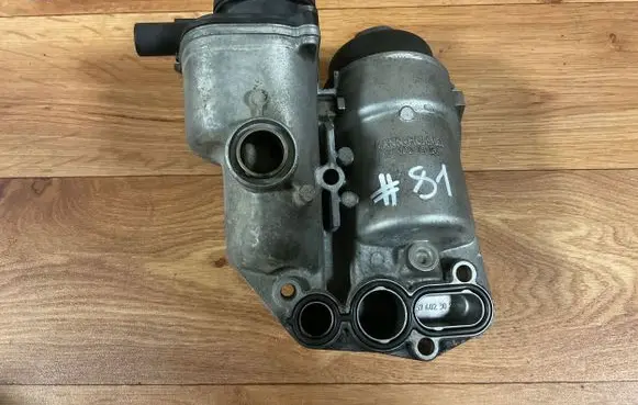 Volvo V70 Oil filter mounting bracket 30677920