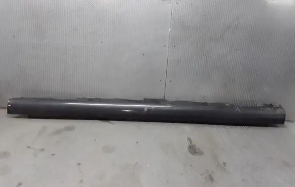 Toyota Avensis T250 Sill