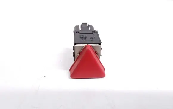 Volkswagen Golf V Hazard light switch