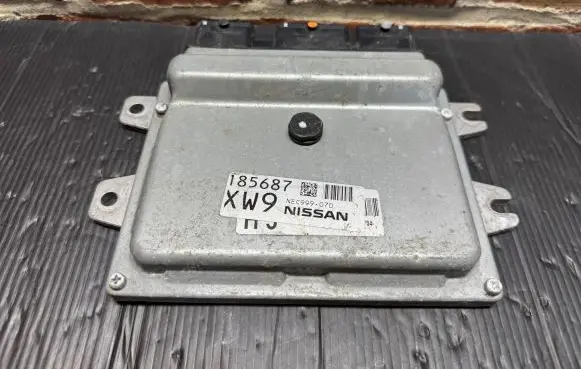 Nissan Juke I F15 Engine control unit/module NEC999070 185687