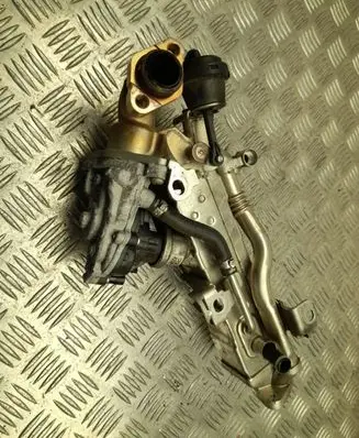 BMW 3 F30 F35 F31 EGR valve 8477659