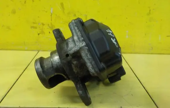 Mercedes-Benz Vito Viano W447 EGR thermostat A6220103500