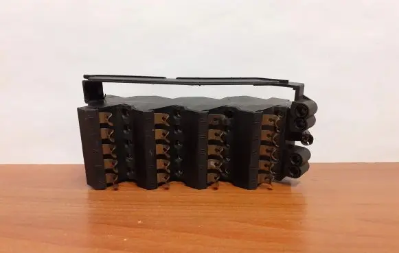 Mercedes-Benz E W124 Other engine bay part 1245402050 5639