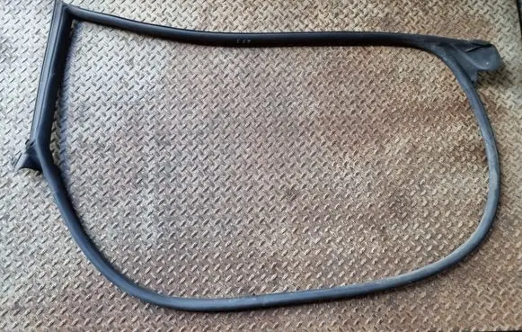 Audi A5 8T 8F Front door rubber seal 8T8831708