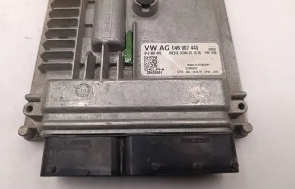 Seat Ibiza IV (6J,6P) Engine control unit/module 04B907445 28459901