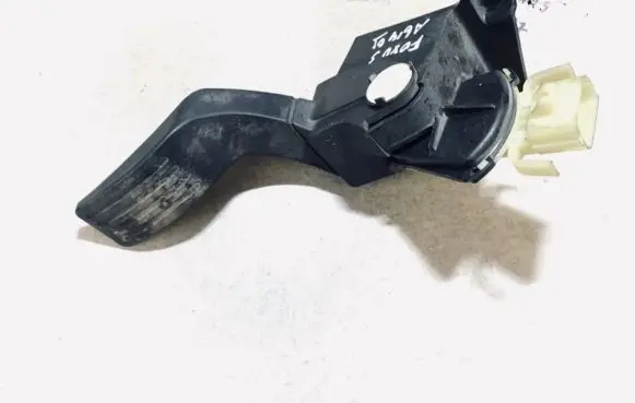Ford Focus Accelerator throttle pedal 2m519f836ae 2m-51-9f836-ae