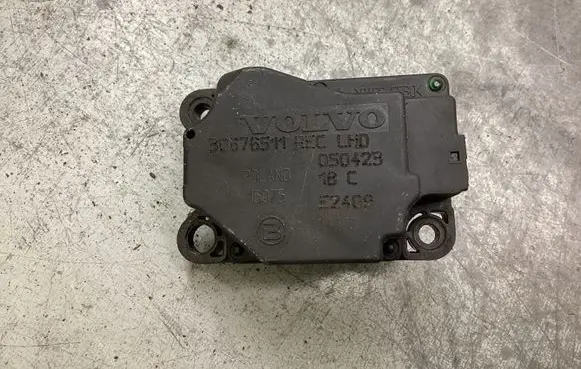 Volvo XC70 Air flap motor/actuator 30676511 E2409 050423