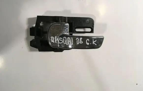 Nissan Qashqai Rear door interior handle 8318G