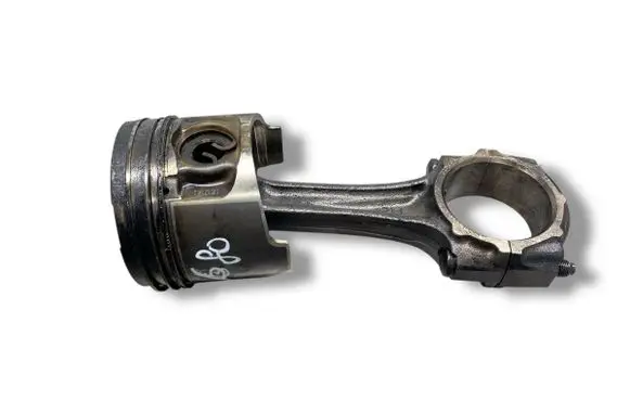 Mitsubishi Pajero Piston with connecting rod 4M41