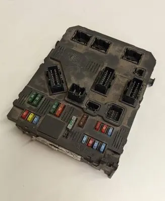 Citroen C2 Fuse module 9652474480 S118085200