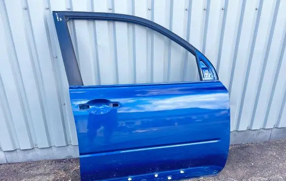 Nissan X-Trail T31 Front door