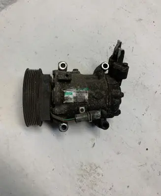 Renault Clio III Air conditioning (A/C) compressor (pump) 8200365787 8200365787A
