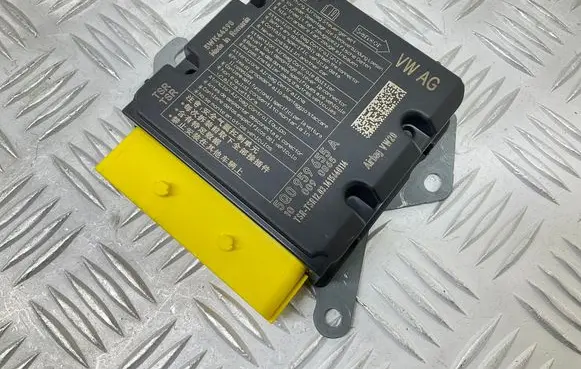 Audi A3 S3 8V Airbag control unit/module 5Q0959655A