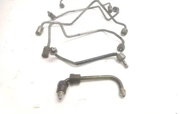 Toyota Corolla E120 E130 Fuel injector supply line/pipe 