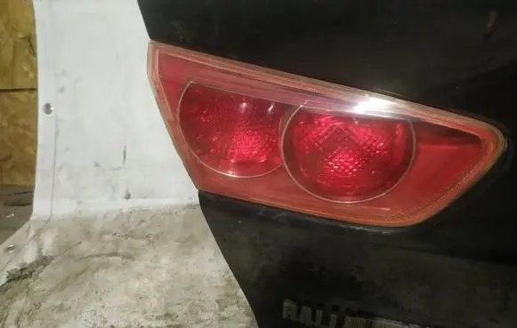 Mitsubishi Lancer X Tailgate rear/tail lights