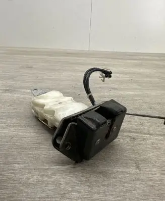 Suzuki Liana Tailgate/trunk/boot lock/catch/latch 8251065D01
