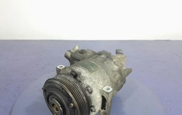 Volkswagen Touran I Air conditioning (A/C) compressor (pump) 1K0820803Q