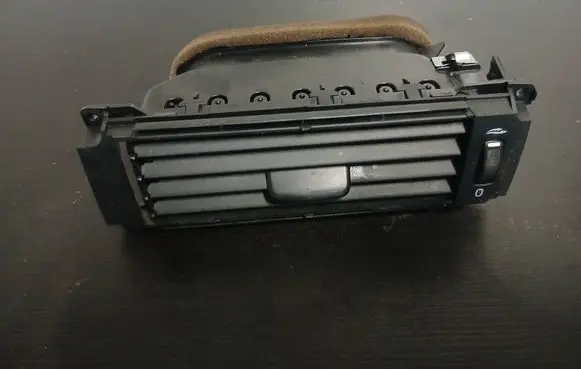 Volvo V70 Dashboard side air vent grill/cover trim 30643314 30755179