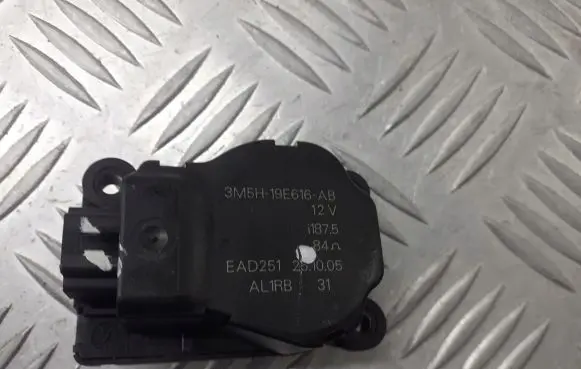 Ford Focus A/C air flow flap actuator/motor 3M5H-19E616