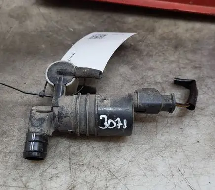 Citroen C5 Windscreen/windshield washer pump 9643447980