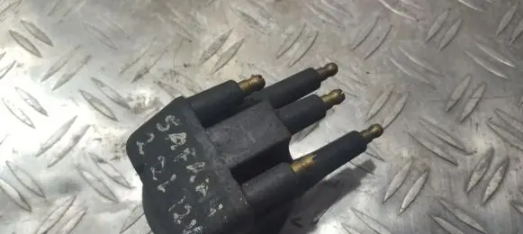 Renault Safrane Spark distributor cap 