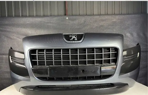 Peugeot 3008 I Front bumper 