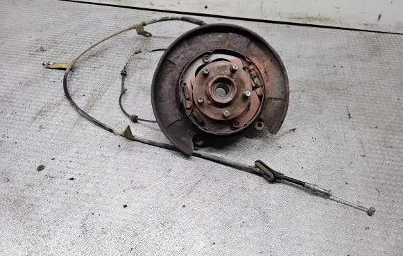 Subaru Forester SH Rear wheel hub spindle/knuckle 