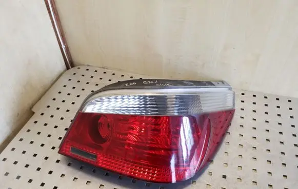 BMW 5 E60 E61 Rear/tail lights 6910768 2VP008679