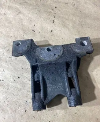 Volkswagen Transporter - Caravelle T5 Engine mounting bracket 070199343A