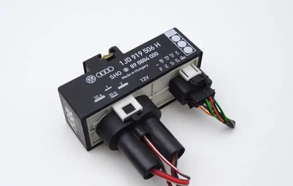 Audi A3 S3 8L Coolant fan relay 1J0919506H