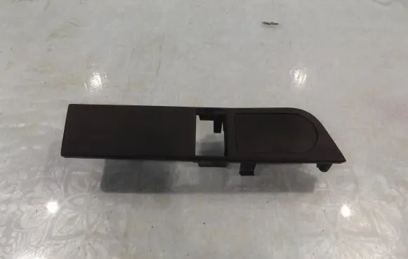Chevrolet Aveo Radio/GPS head unit trim 