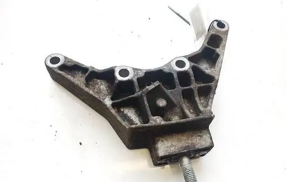 Ford Mondeo MK IV Engine mount bracket 6G926P082LB