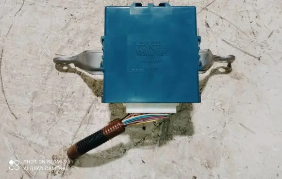 Toyota Corolla Verso AR10 Combustion control unit/module 896180F020 MB1238009021