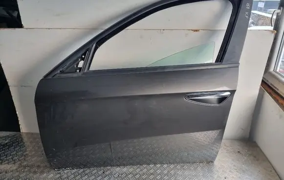 Alfa Romeo 159 Front door
