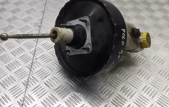 Volkswagen Polo IV 9N3 Brake booster 6016141058